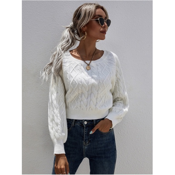 Scoop Neck White Cable Knit Crop Sweater - Picture 6 of 7